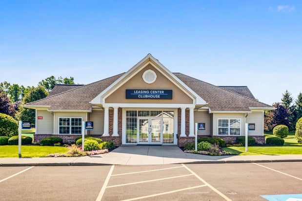 Images Saratoga Crossing Apartments & Townhomes