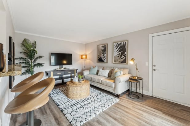Images Sawgrass Apartments