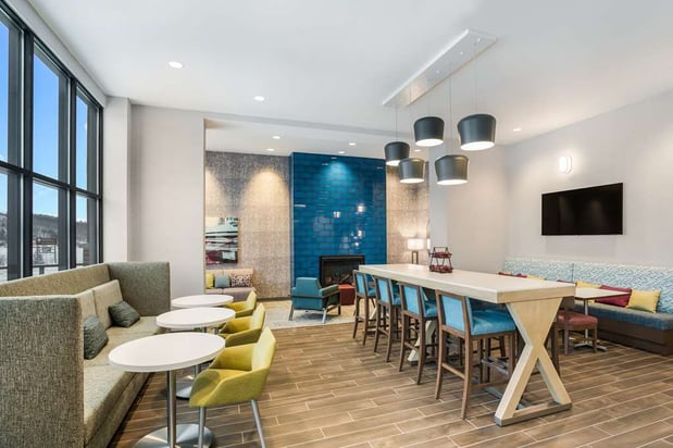 Images Hampton Inn & Suites Houghton