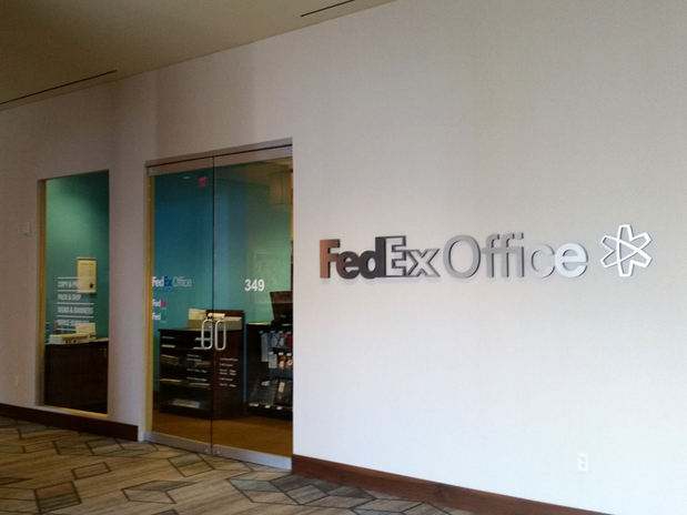 Images FedEx Office Print & Ship Center