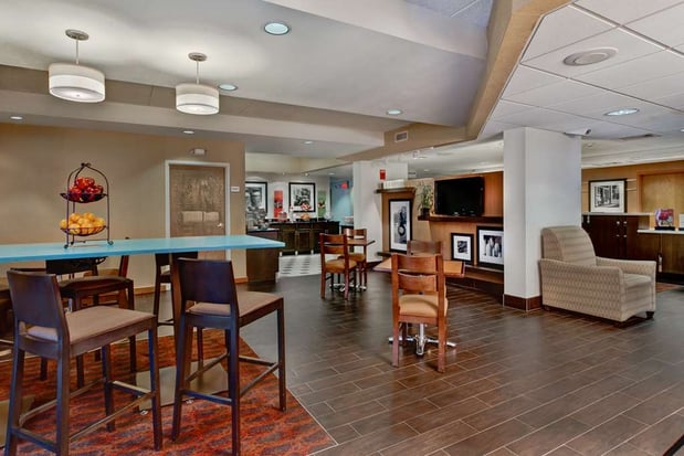 Images Hampton Inn Milwaukee Northwest
