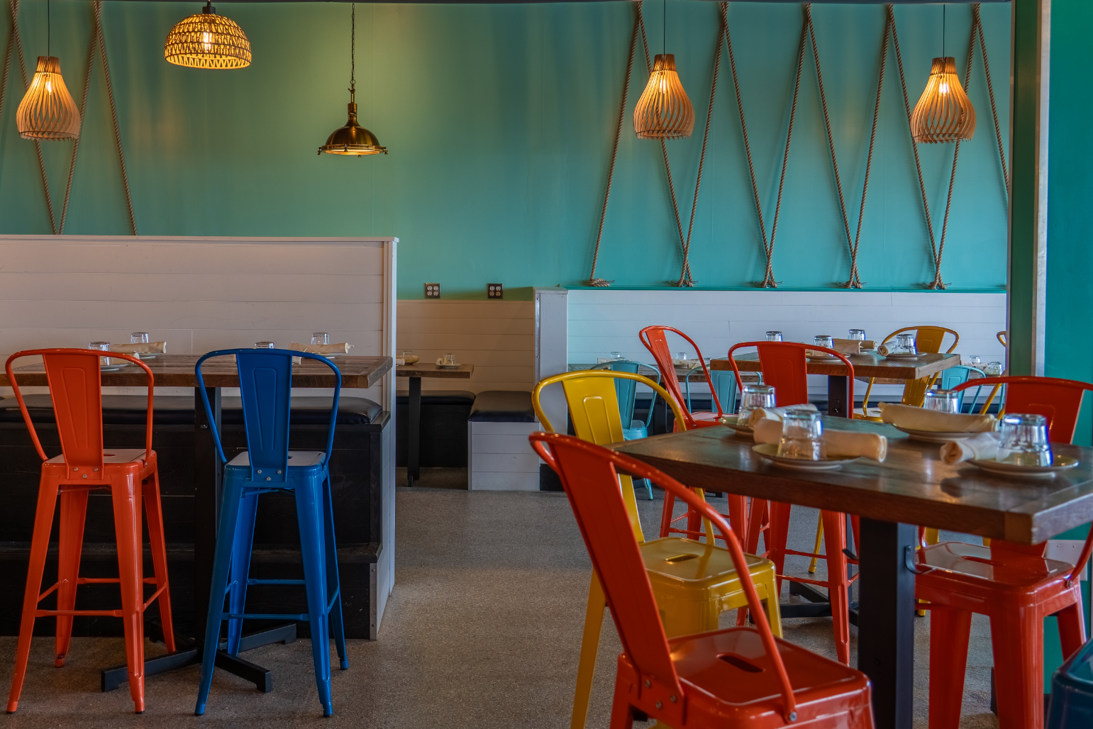 The Dunes Rehoboth Beach offers a relaxed, convenient stay near the Delaware beaches, with easy access to Rehoboth Beach, Dewey Beach, the boardwalk, restaurants, shopping, and coastal attractions.