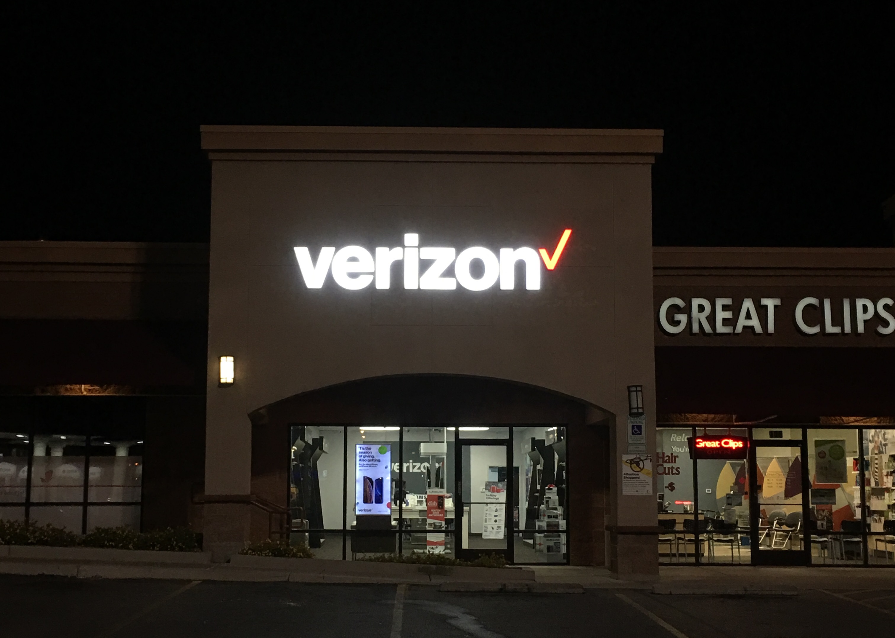 Verizon Authorized Retailer – GoWireless Photo