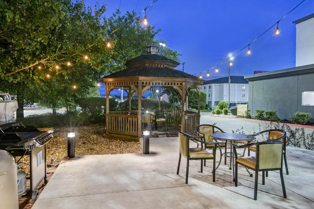 Images Holiday Inn Express & Suites Longview North by IHG