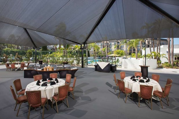 Images Hilton Irvine/Orange County Airport