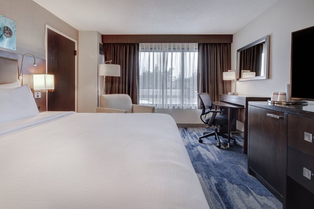 Images Crowne Plaza Auburn Hills by IHG