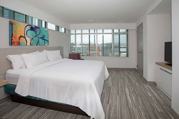 Images Hilton Garden Inn Omaha Aksarben Village
