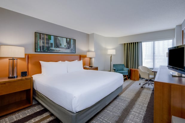 Images Crowne Plaza Dulles Airport by IHG
