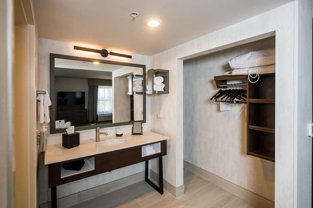 Images Hampton Inn & Suites Dobson