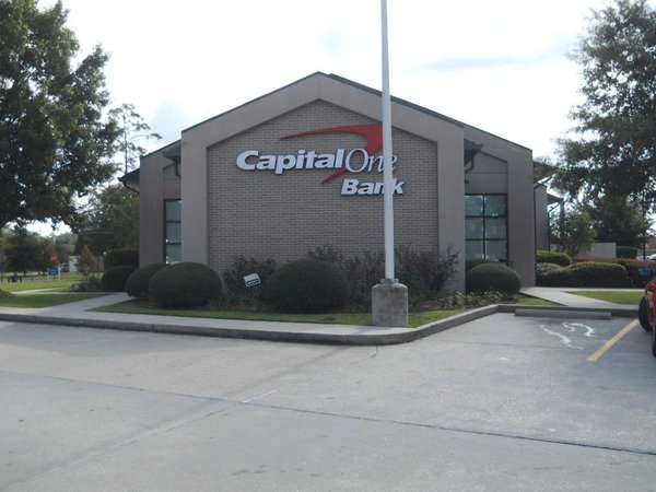 Images Capital One Bank - Closed