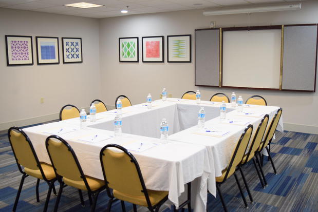 Images Holiday Inn Express & Suites Pensacola W I-10 by IHG