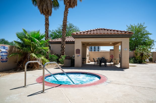 Images Holiday Inn Express & Suites Barstow-Outlet Center by IHG