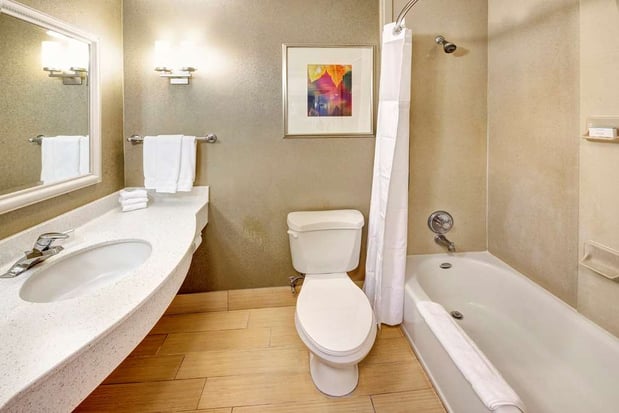 Images Hilton Garden Inn Portland Airport