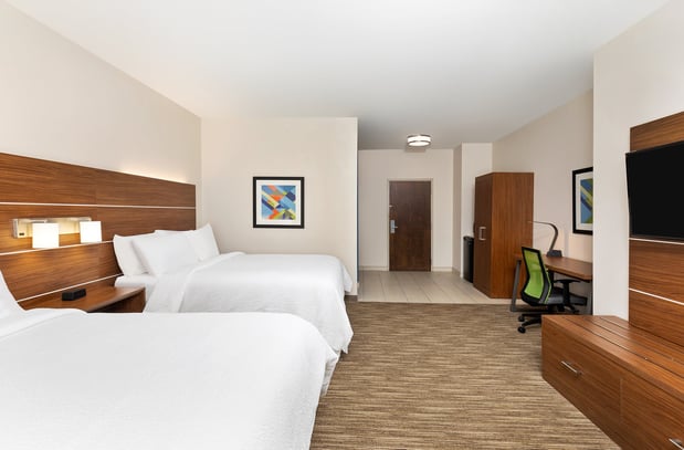Images Holiday Inn Express & Suites Birmingham - Inverness 280 by IHG