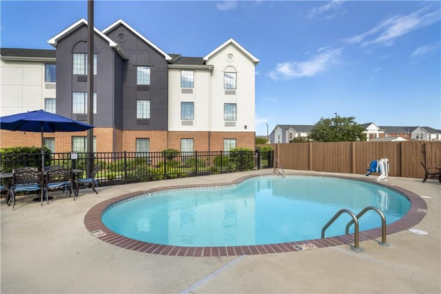 Images Best Western Plus Executive Hotel & Suites