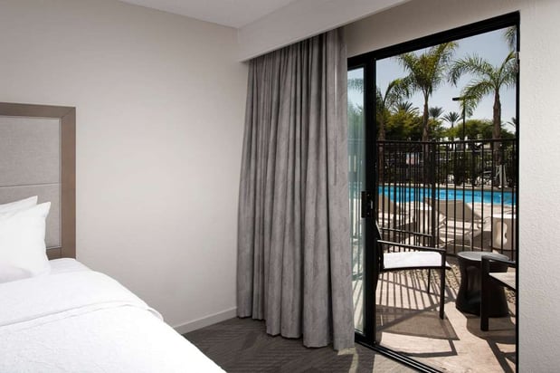 Images Hampton Inn & Suites Anaheim Garden Grove