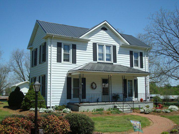 Black metal roof, Gator Metal Roofing, serving North Carolina homeowners, energy efficient metal roofing free estimates