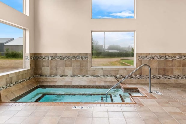 Images Heartland Inn & Suites, SureStay Collection by Best Western