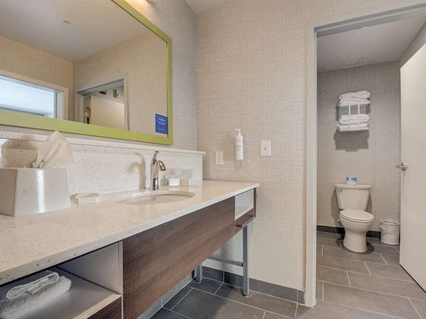 Images Hampton Inn and Suites Williamstown Ark Encounter