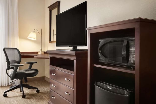 Images Hampton Inn & Suites Washington-Dulles International Airport