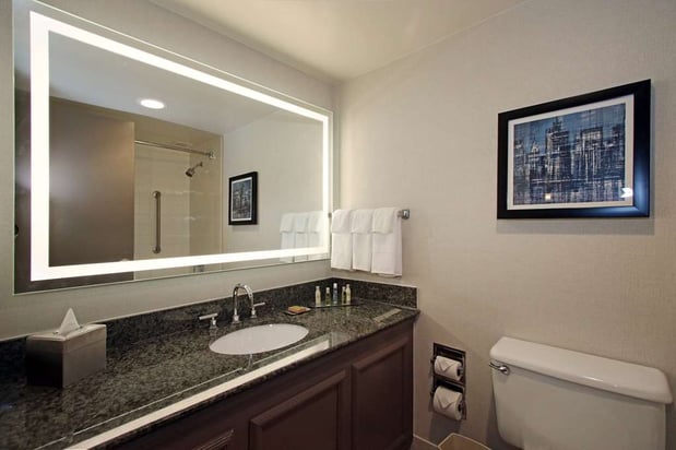 Images DoubleTree by Hilton Hotel Newark Airport