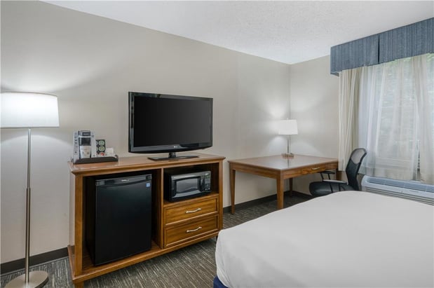 Images SureStay Plus by Best Western Elizabethtown Hershey