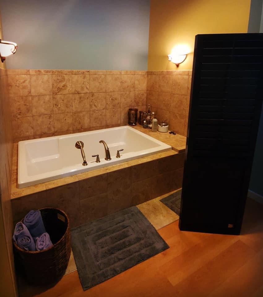 Soaking Tub in Couples Room