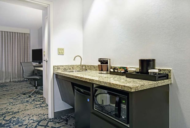 Images Embassy Suites by Hilton Charleston