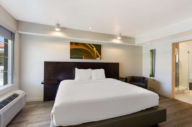 Images SureStay Plus by Best Western Tempe University
