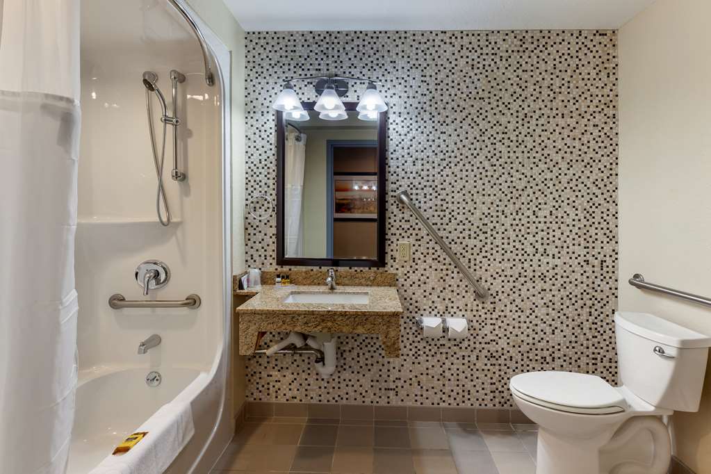 Images Best Western Plus Woodstock Inn & Suites