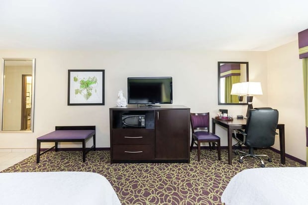 Images Hampton Inn & Suites Sandusky/Milan