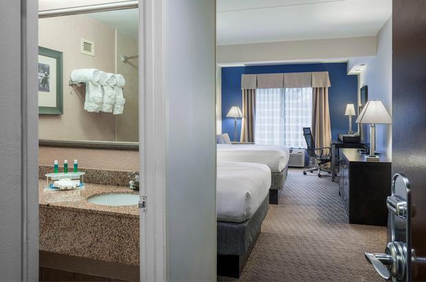 Images Holiday Inn Express & Suites Laurel by IHG