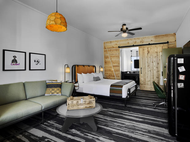 Images Cavalry Court, Valencia Hotel Collection