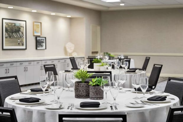 Images Hilton Garden Inn Carlsbad Beach
