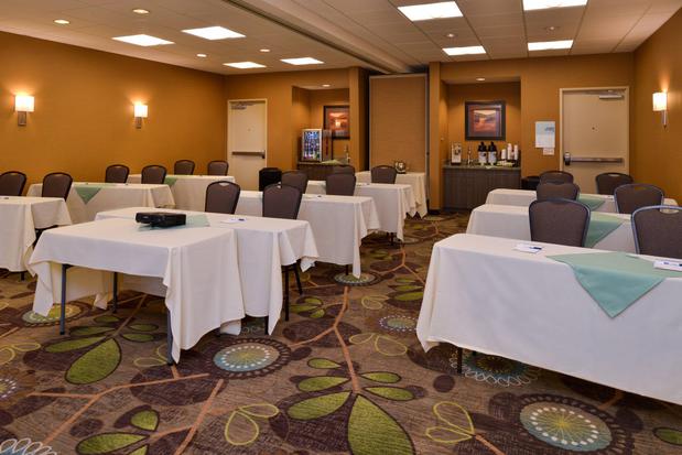 Images Holiday Inn Express & Suites Pocatello by IHG