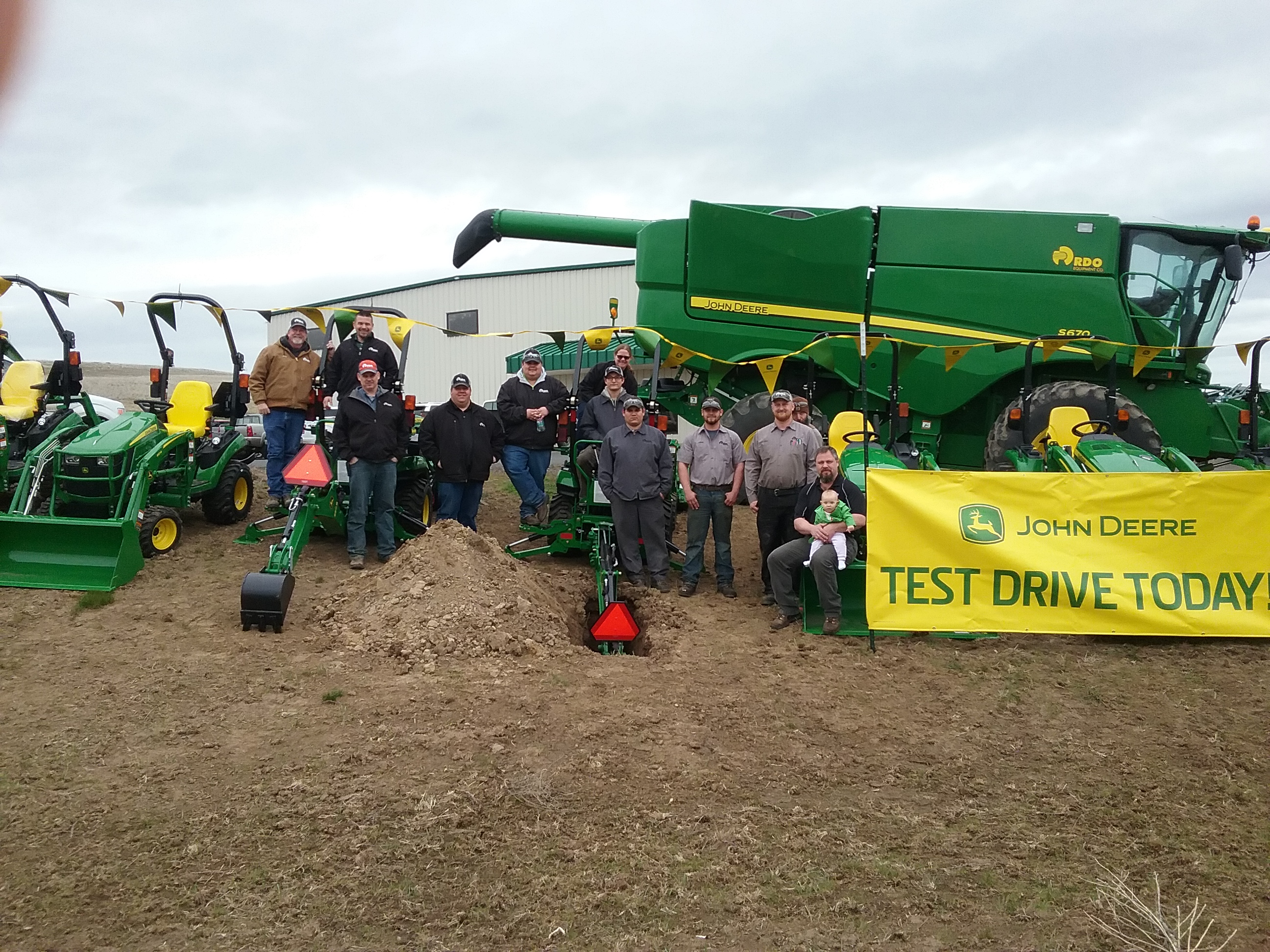 RDO Equipment Co. Group Photo in Wasco, OR