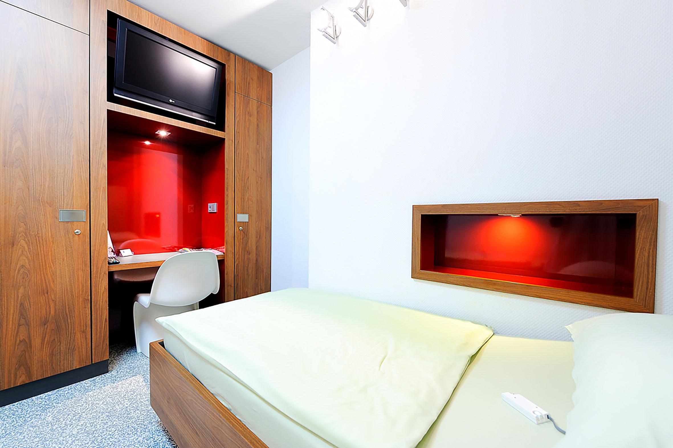 Klinik am Rhein, Fachklinik für Plastische Chirurgie, Düsseldorf, Kaiser-Wilhelm-Ring 43A in Stadtbezirk