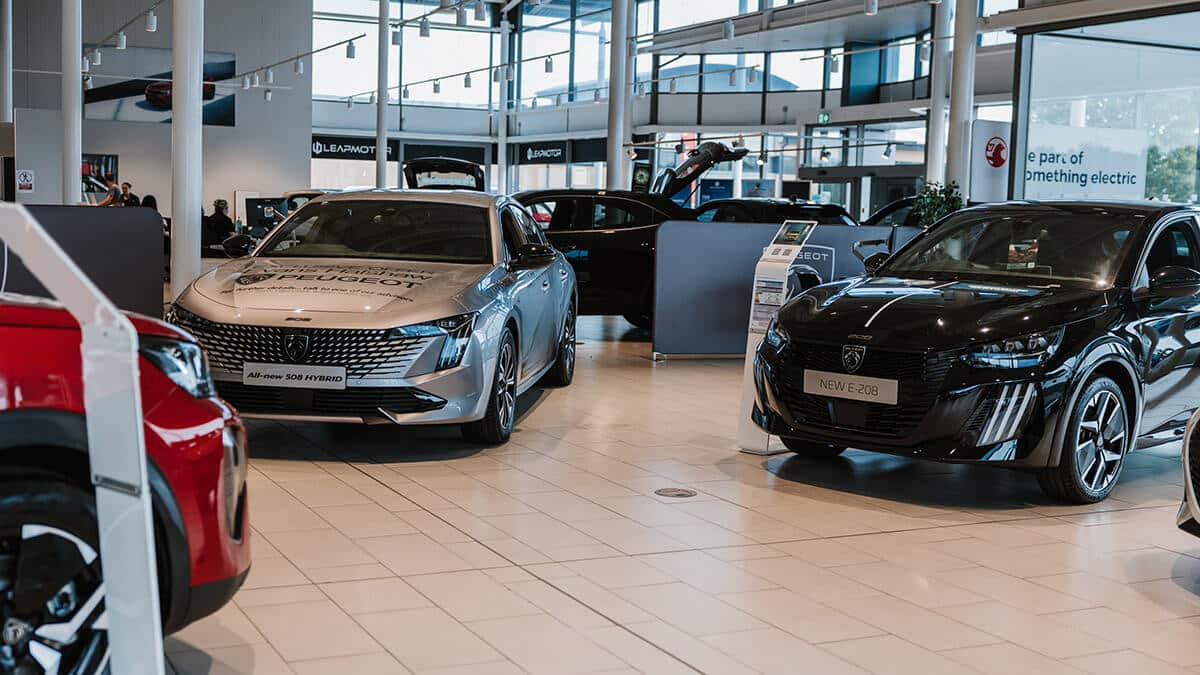 Evans Halshaw Peugeot Hull Interior Showroom