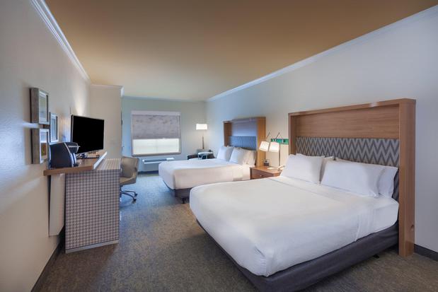 Images Holiday Inn & Suites McKinney - N Allen by IHG