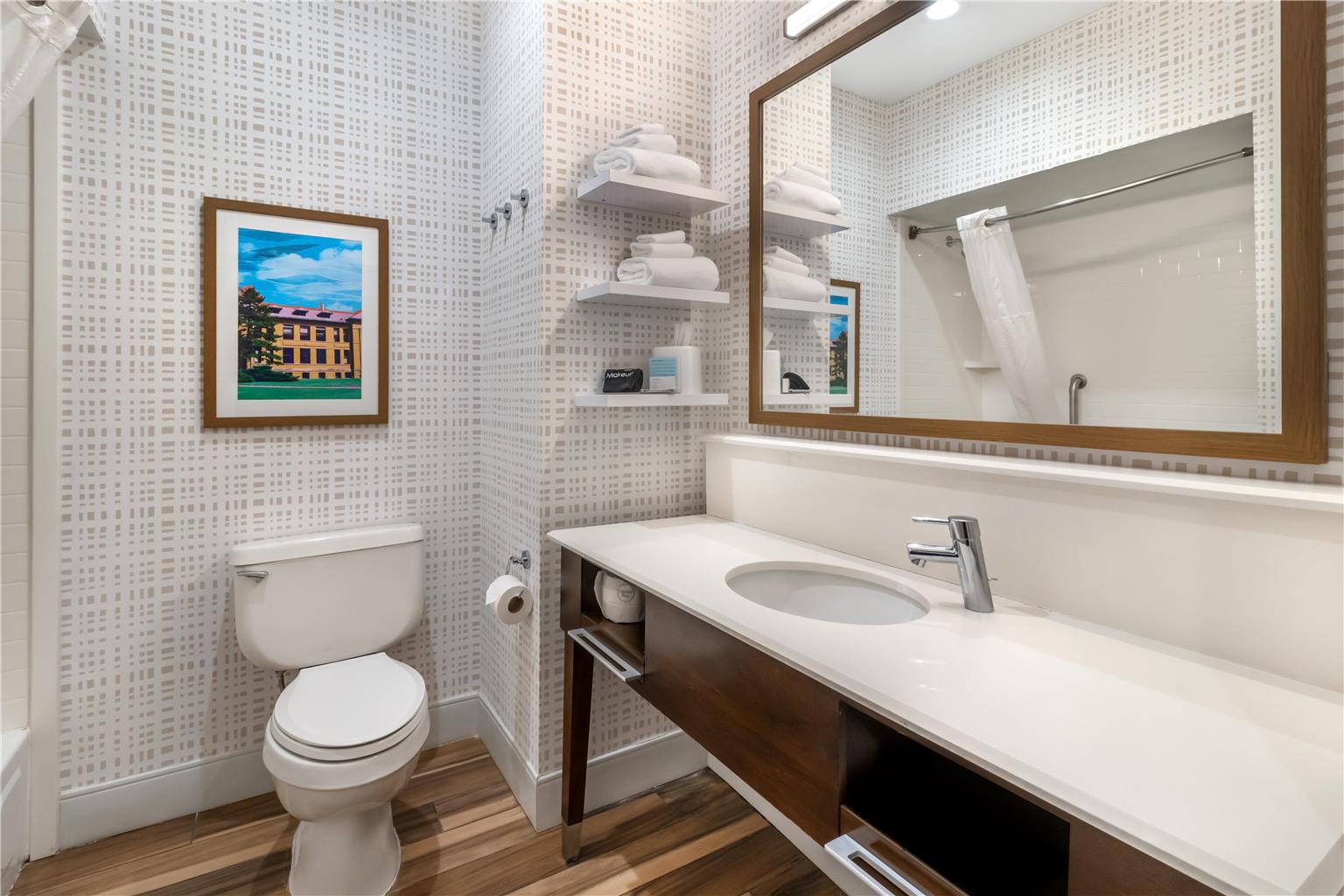 Guest room bath 