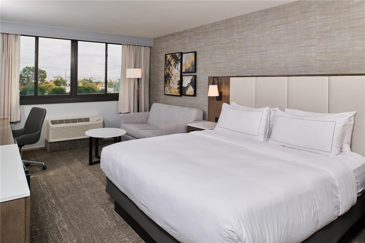Guest room