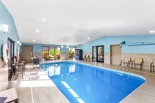 Images Holiday Inn Express & Suites Charleston-Southridge by IHG