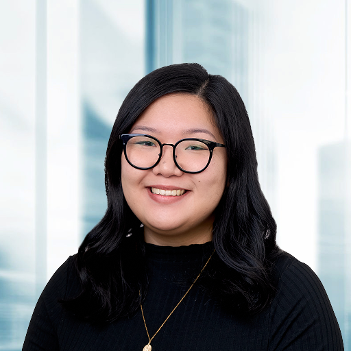 Aira Del Mundo headshot.