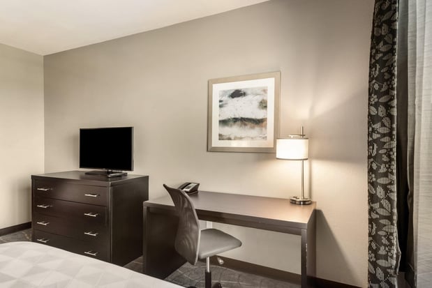 Images Holiday Inn & Suites Silicon Valley - Milpitas by IHG