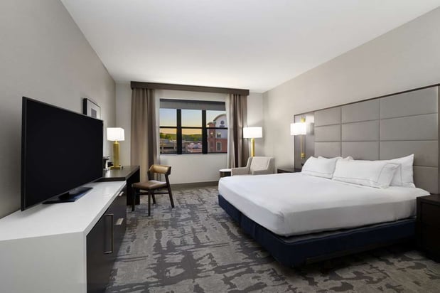 Images Hilton Promenade at Branson Landing