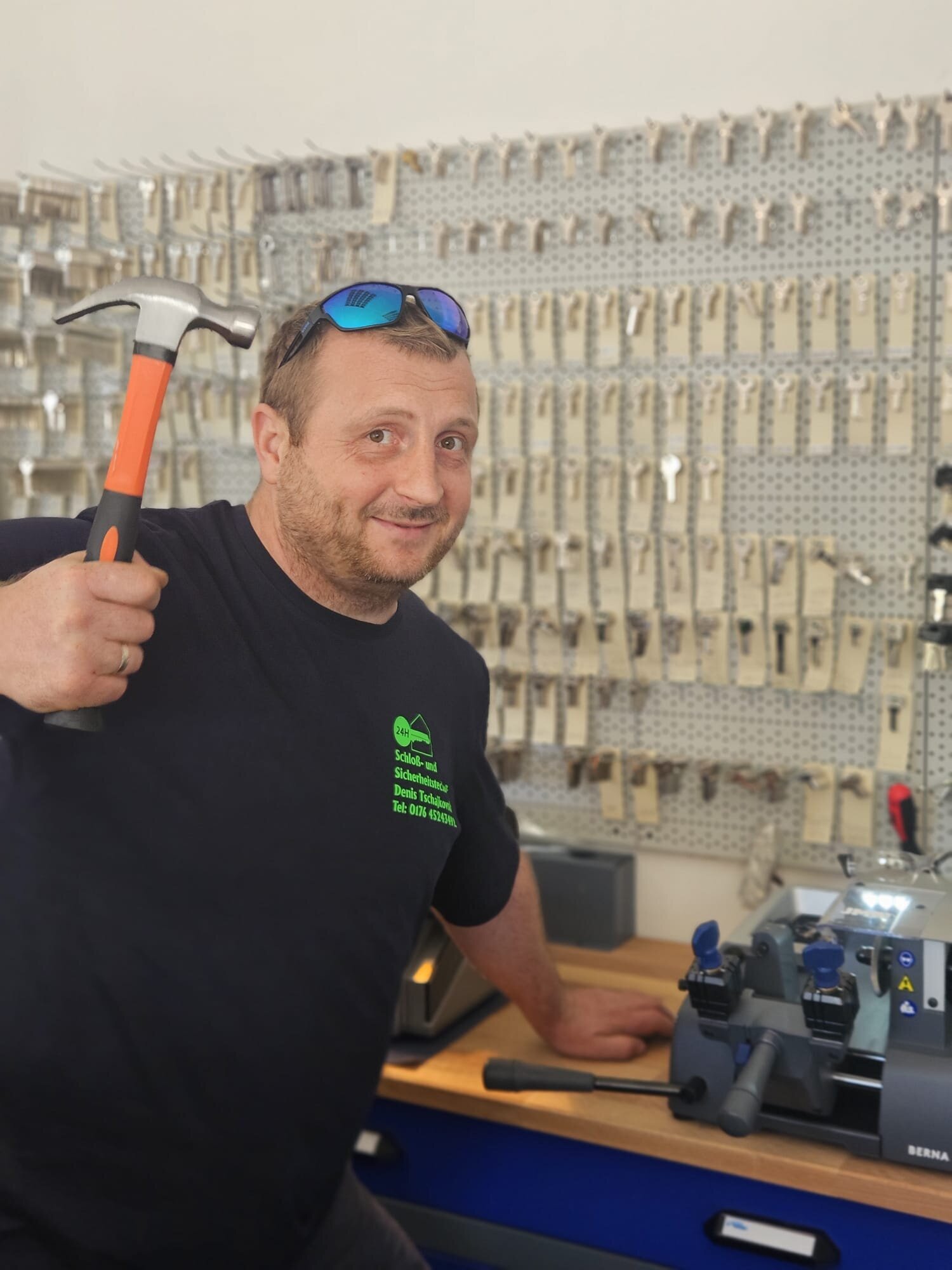 Schlüsseldienst Denis Tschajkovski   Türöffnung, Hauptstraße 50 in Berlin