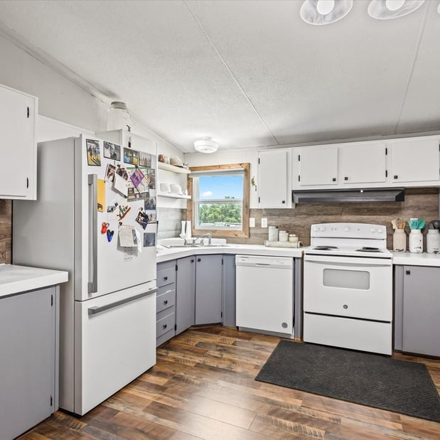 Images Moore Home & Ranch Realty