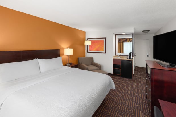 Images Holiday Inn Knoxville West- Cedar Bluff Rd by IHG