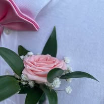 Liv Gracefully Blooms Image