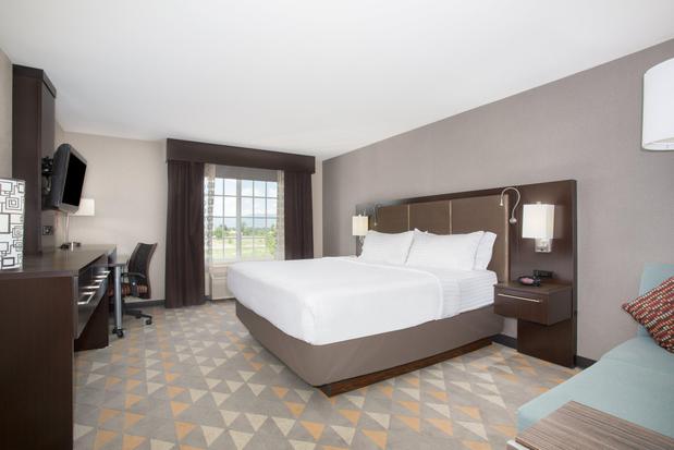 Images Holiday Inn Colorado Springs Airport by IHG